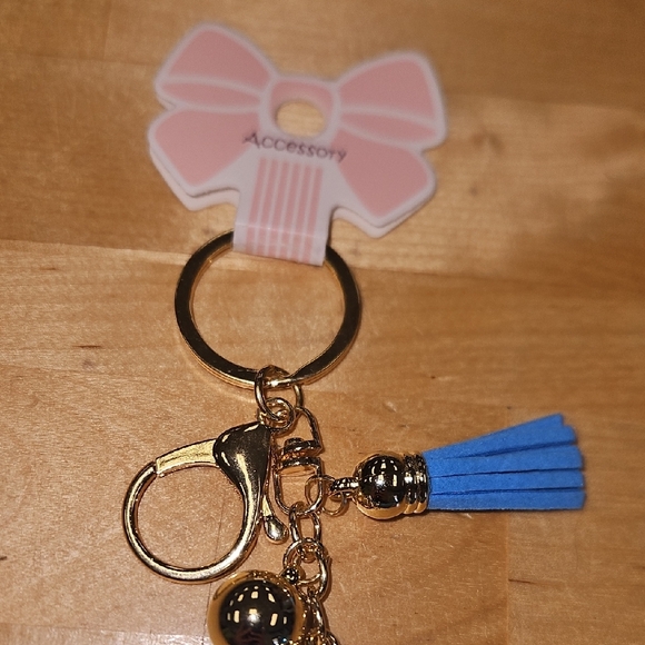 Blue Whale Rhinestone Keychain - Picture 2 of 6